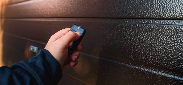 automatic door opener with remote control in Vista